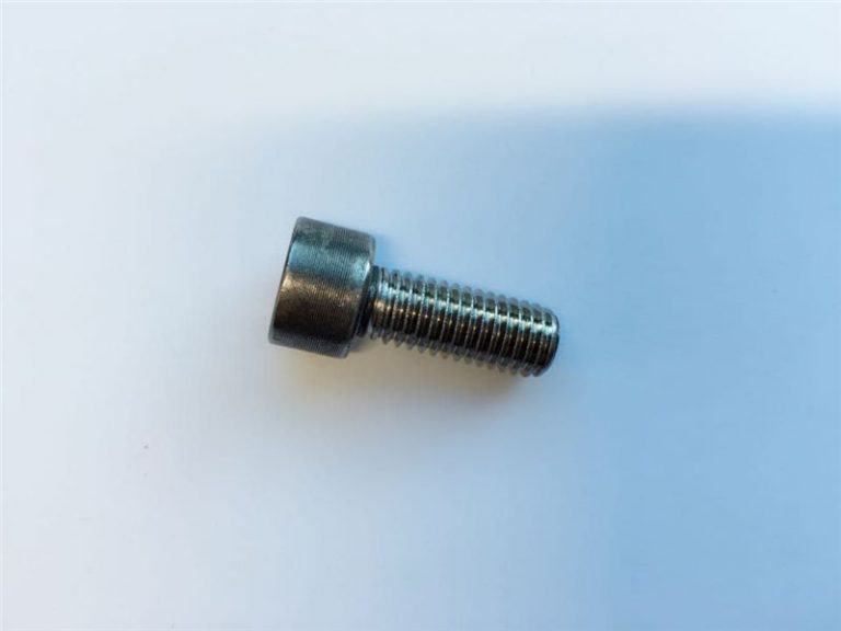 सकेट टाउको पेंच