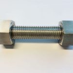 स्टड बोल्ट c / w २ भारी हेक्स बोल्ट